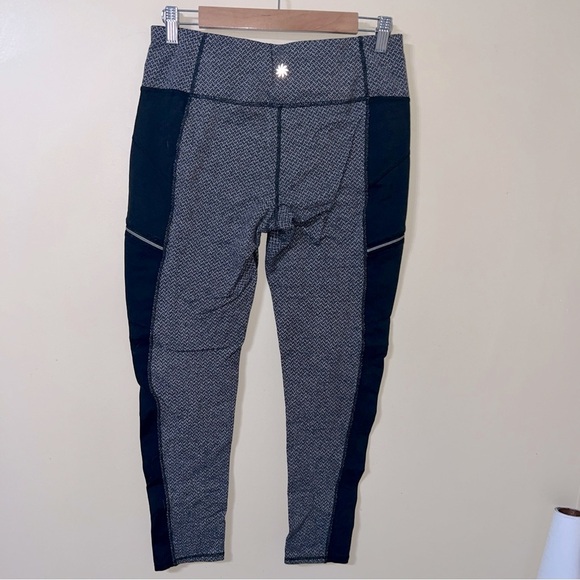 Athleta Gray Leggings with Comfort and Style - Picture 4 of 4